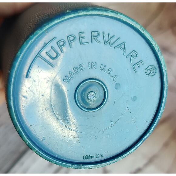 vintage Tupperware 4 Sippy Bell Tumbler 7oz Cups Green Blue Red no covers - Picture 5 of 5